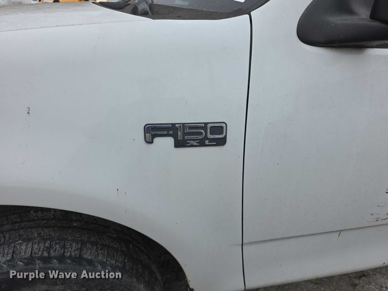 image for item FH6088 2004 Ford F150 pickup truck