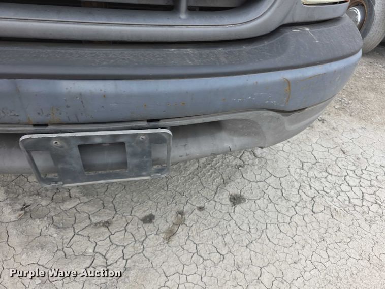 image for item FH6088 2004 Ford F150 pickup truck