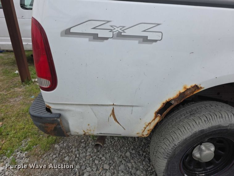 image for item FH6088 2004 Ford F150 pickup truck