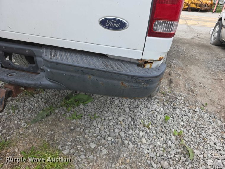 image for item FH6088 2004 Ford F150 pickup truck