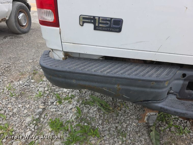 image for item FH6088 2004 Ford F150 pickup truck