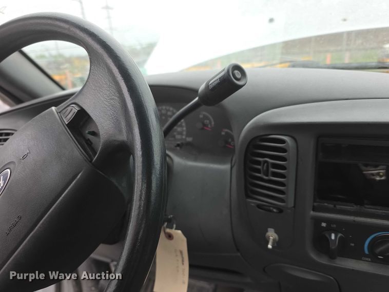 image for item FH6088 2004 Ford F150 pickup truck