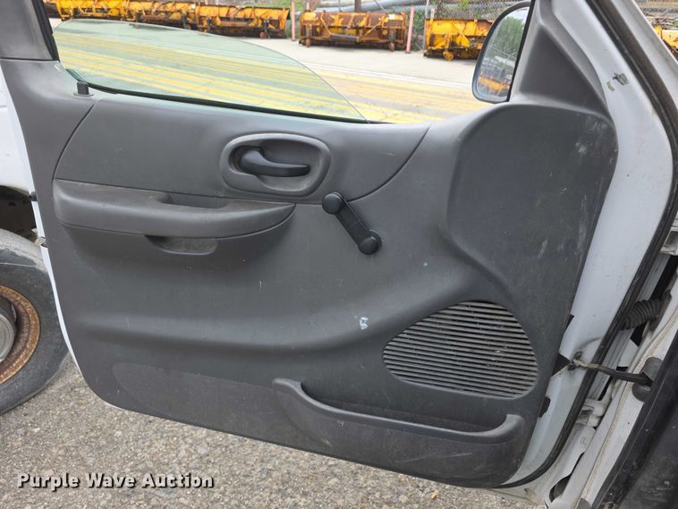 image for item FH6088 2004 Ford F150 pickup truck