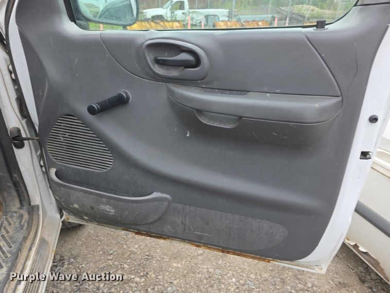 image for item FH6088 2004 Ford F150 pickup truck