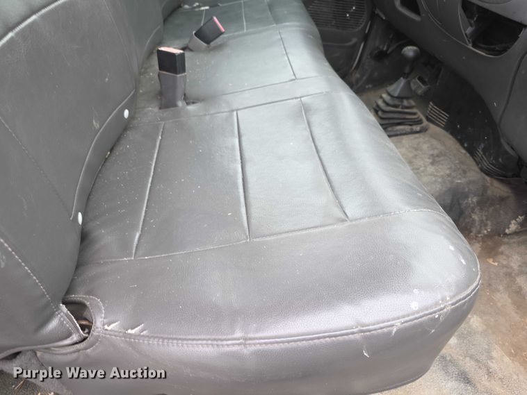 image for item FH6088 2004 Ford F150 pickup truck