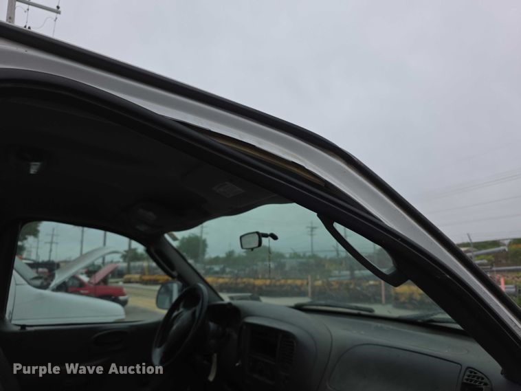 image for item FH6088 2004 Ford F150 pickup truck