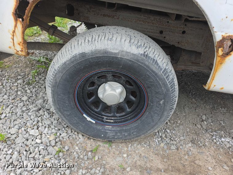 image for item FH6088 2004 Ford F150 pickup truck