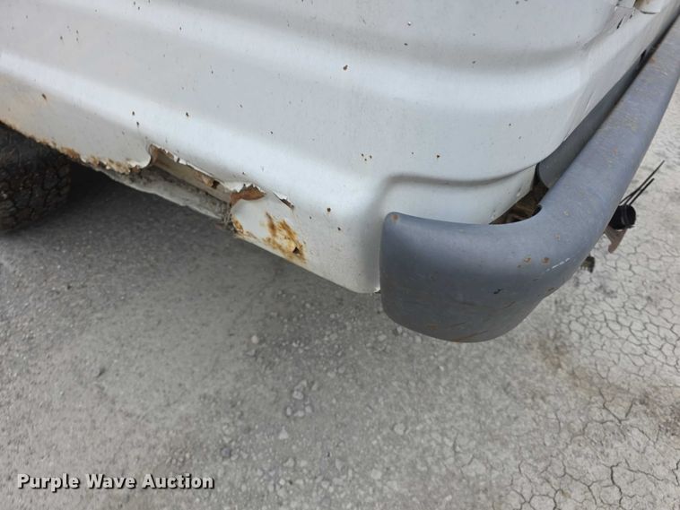 image for item FH6089 2004 Ford E350 van