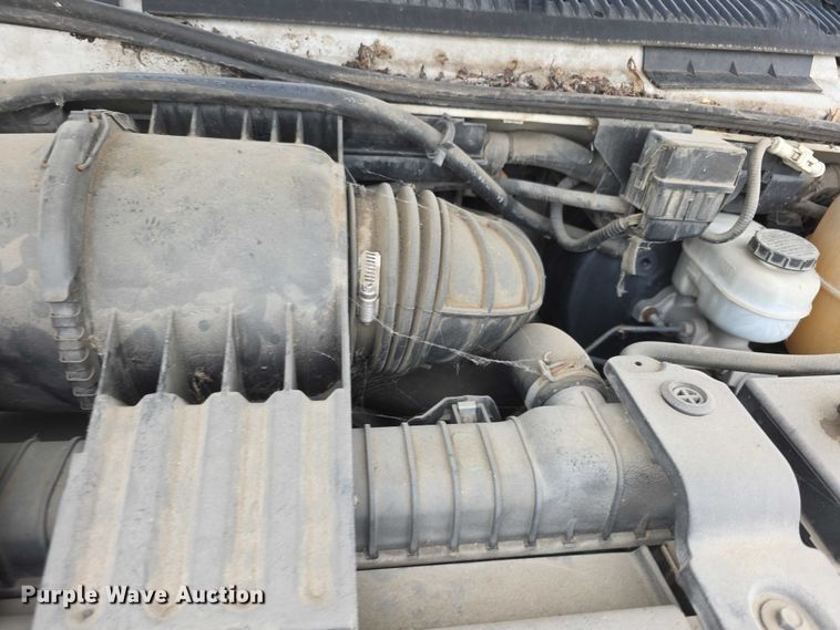 image for item FH6089 2004 Ford E350 van