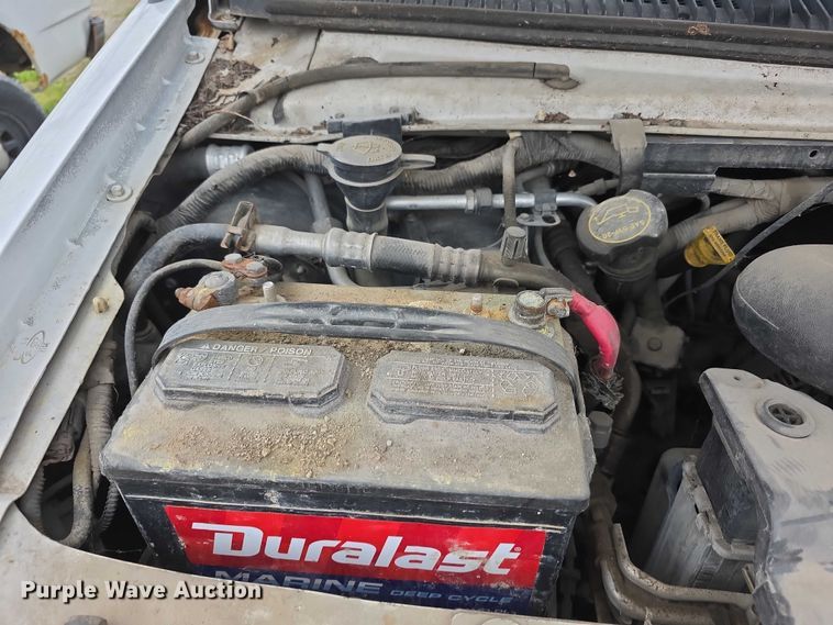image for item FH6089 2004 Ford E350 van