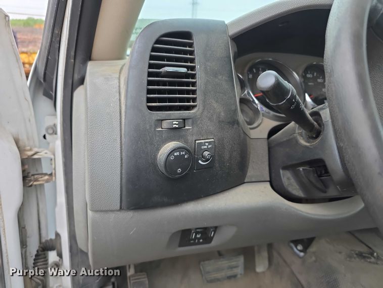 image for item FH6090 2014 Chevrolet Silverado 2500HD pickup truck