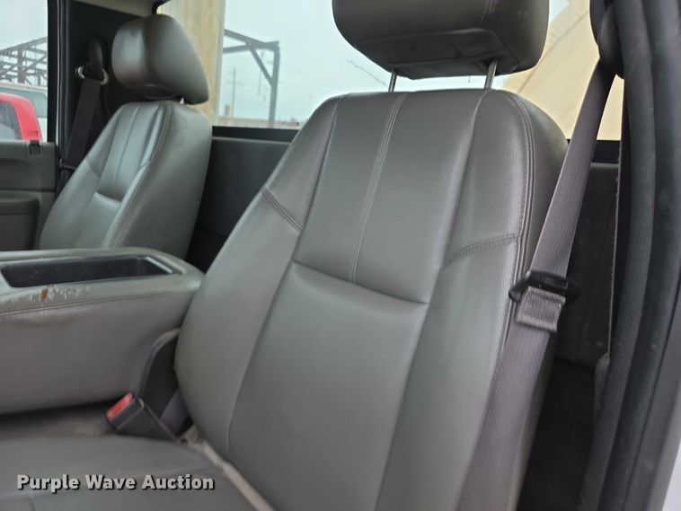 image for item FH6090 2014 Chevrolet Silverado 2500HD pickup truck