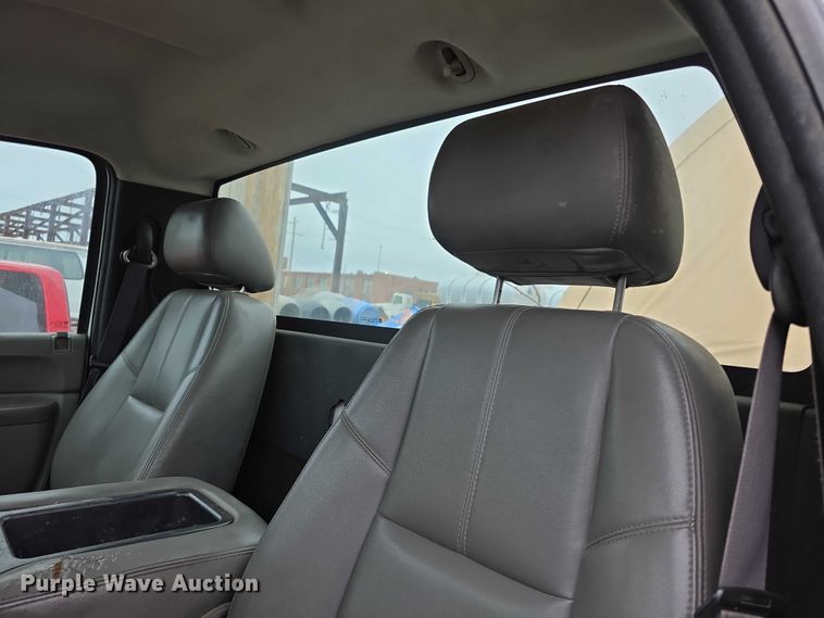 image for item FH6090 2014 Chevrolet Silverado 2500HD pickup truck