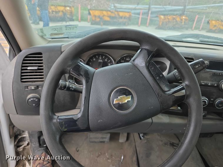 image for item FH6090 2014 Chevrolet Silverado 2500HD pickup truck