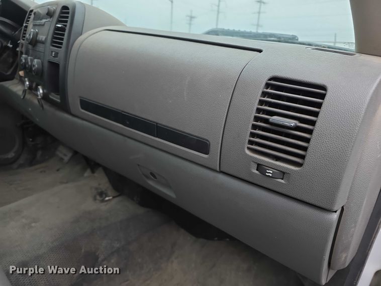 image for item FH6090 2014 Chevrolet Silverado 2500HD pickup truck