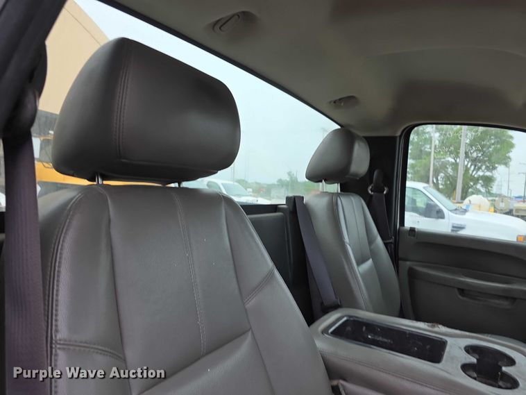 image for item FH6090 2014 Chevrolet Silverado 2500HD pickup truck