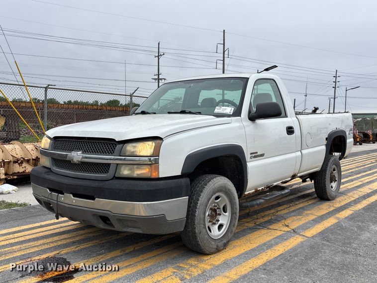 image for item FH6091 2004 Chevrolet Silverado 2500HD pickup truck