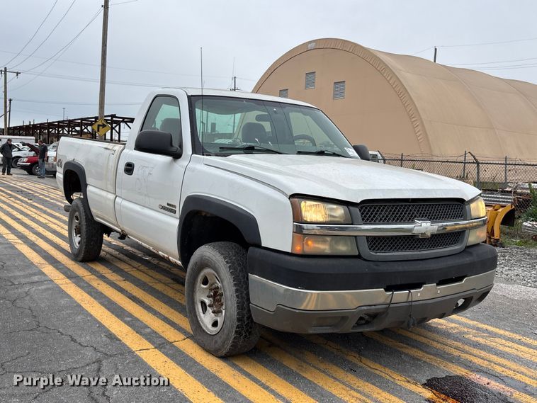 image for item FH6091 2004 Chevrolet Silverado 2500HD pickup truck