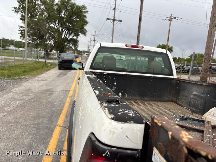 image for item FH6091 2004 Chevrolet Silverado 2500HD pickup truck