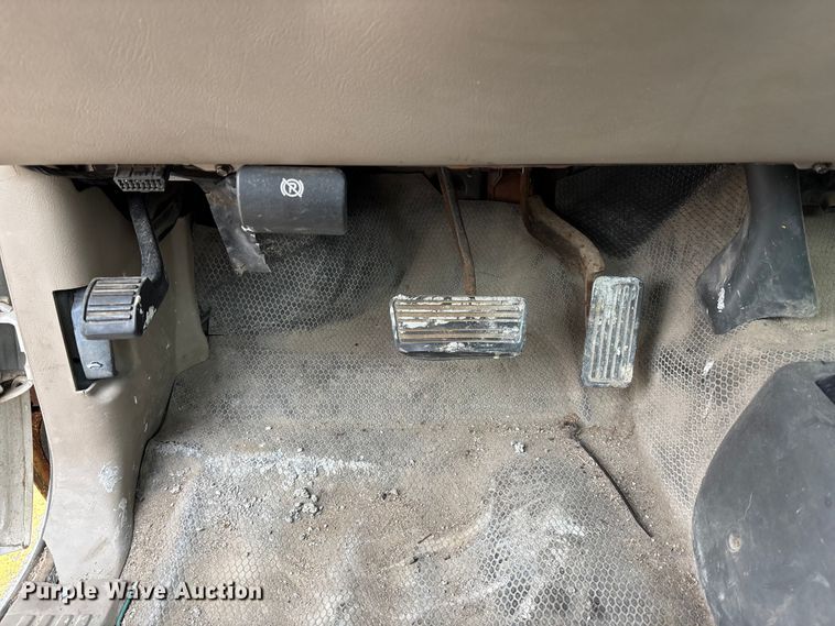 image for item FH6091 2004 Chevrolet Silverado 2500HD pickup truck
