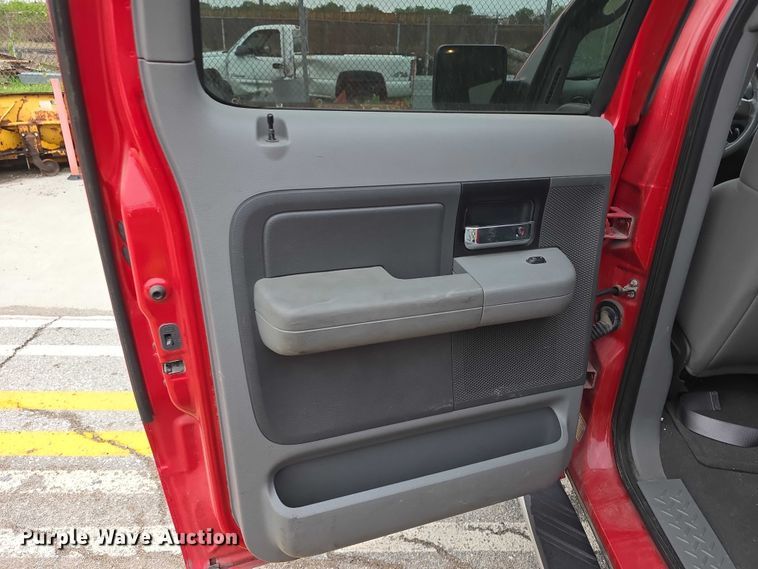 image for item FH6092 2008 Ford F150 Crew Cab flatbed pickup truck