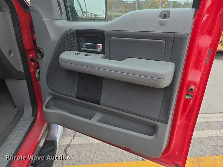 image for item FH6092 2008 Ford F150 Crew Cab flatbed pickup truck