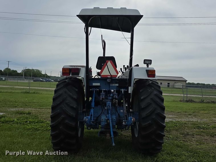 image for item FH6098 1993 Ford 8240 tractor