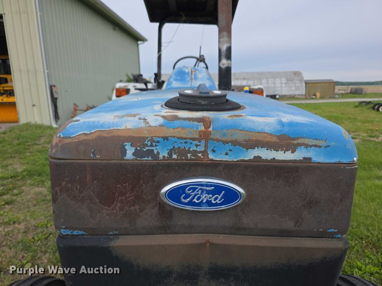 image for item FH6098 1993 Ford 8240 tractor