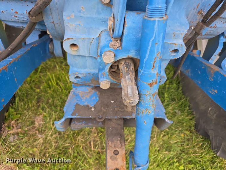 image for item FH6098 1993 Ford 8240 tractor
