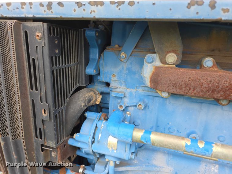 image for item FH6098 1993 Ford 8240 tractor
