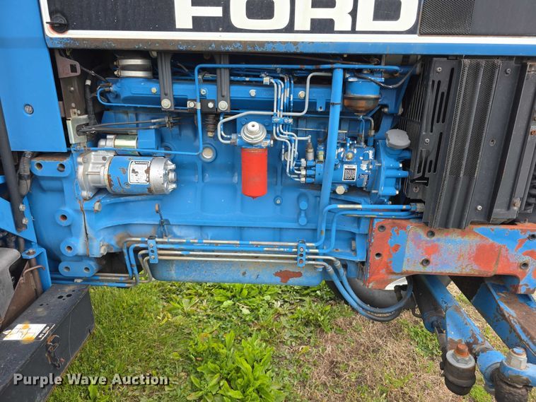 image for item FH6098 1993 Ford 8240 tractor