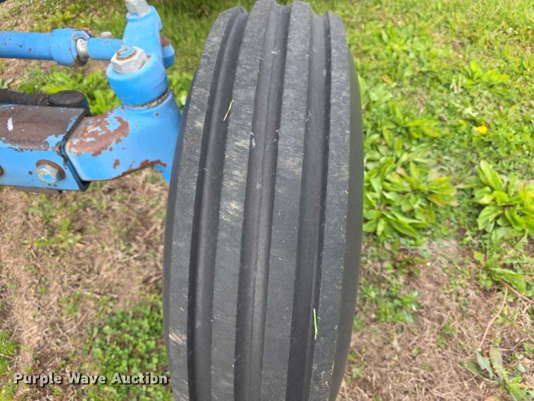 image for item FH6098 1993 Ford 8240 tractor