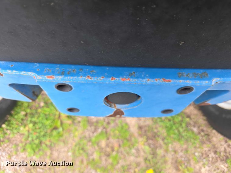 image for item FH6098 1993 Ford 8240 tractor