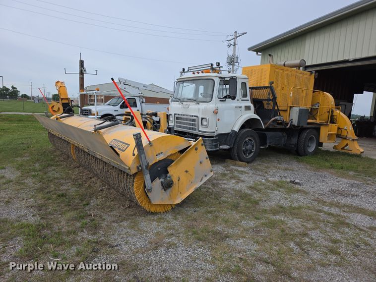 image for item FH6099 International Cargostar 1850B runway sweeper truck