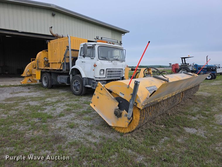 image for item FH6099 International Cargostar 1850B runway sweeper truck