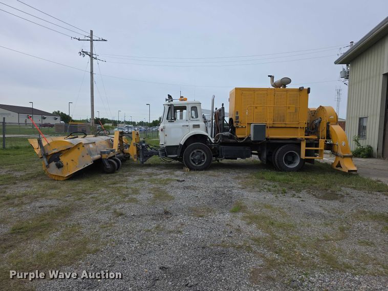 image for item FH6099 International Cargostar 1850B runway sweeper truck