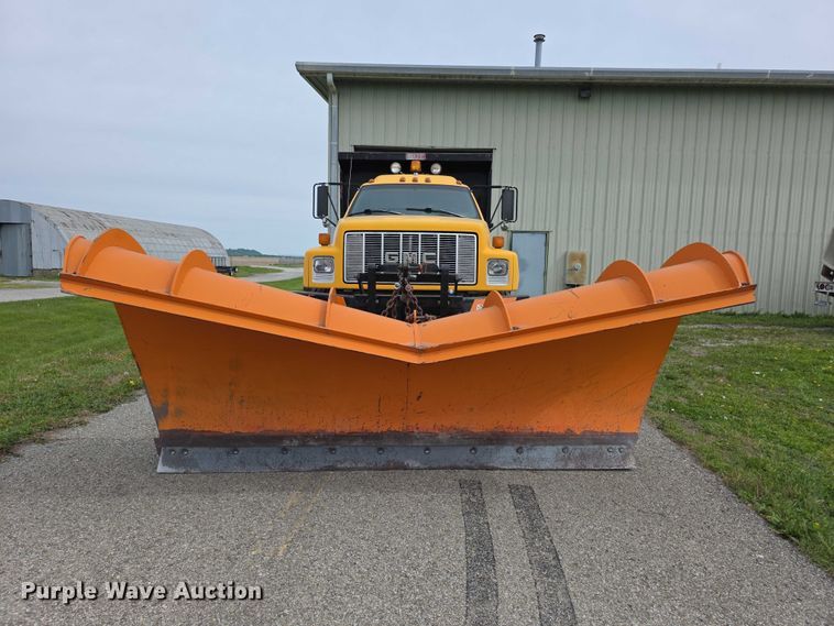 image for item FH6101 1996 GMC Topkick dump truck