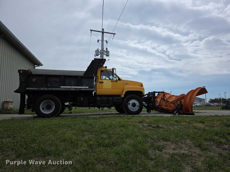 image for item FH6101 1996 GMC Topkick dump truck