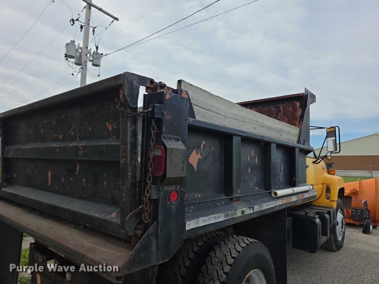 image for item FH6101 1996 GMC Topkick dump truck