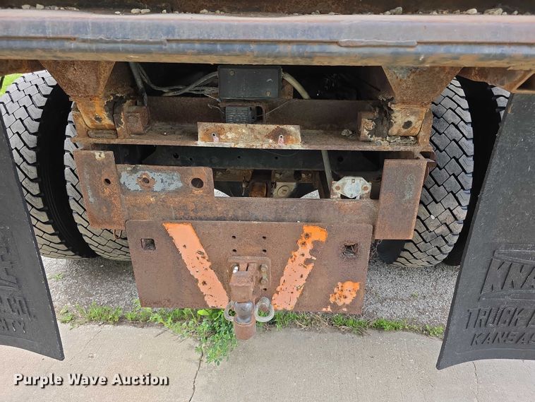 image for item FH6101 1996 GMC Topkick dump truck