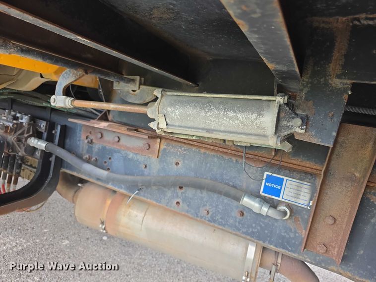 image for item FH6101 1996 GMC Topkick dump truck