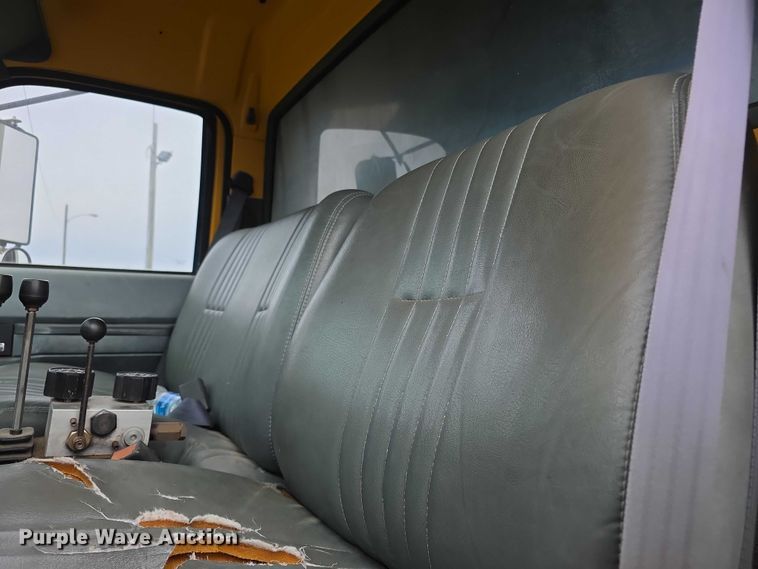 image for item FH6101 1996 GMC Topkick dump truck