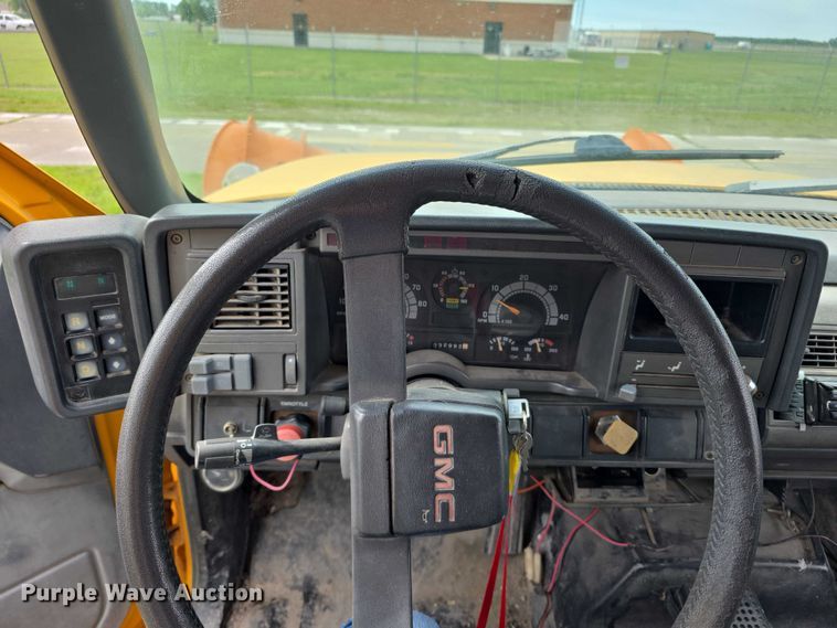 image for item FH6101 1996 GMC Topkick dump truck