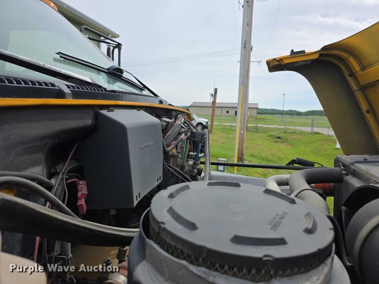 image for item FH6101 1996 GMC Topkick dump truck