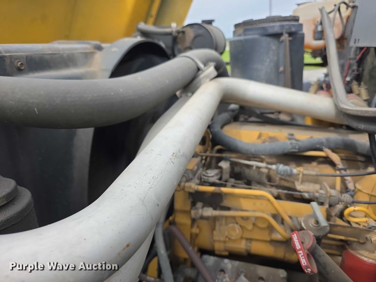 image for item FH6101 1996 GMC Topkick dump truck