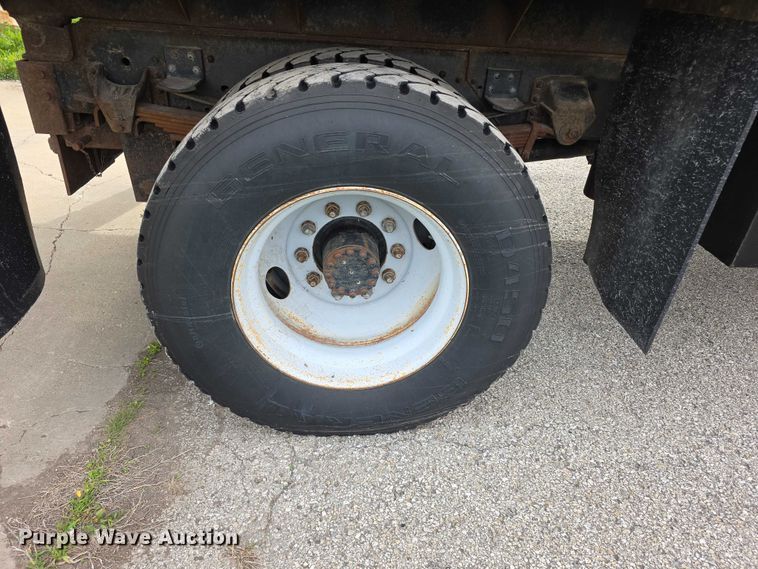 image for item FH6101 1996 GMC Topkick dump truck