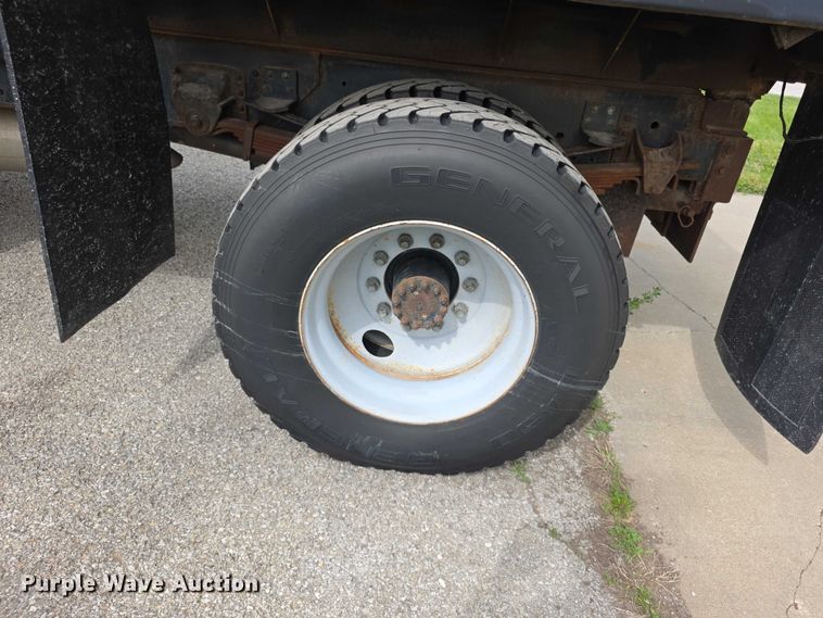 image for item FH6101 1996 GMC Topkick dump truck