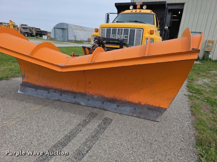 image for item FH6101 1996 GMC Topkick dump truck