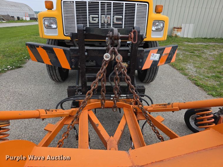 image for item FH6101 1996 GMC Topkick dump truck