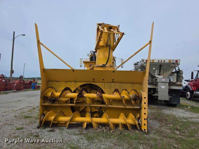 image for item FH6102 1982 Oshkosh  WT2206 snow blower truck